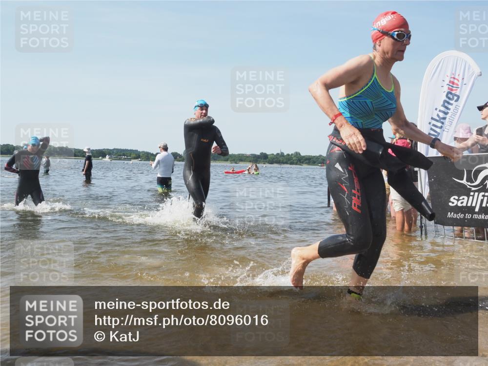 22.06.2025 - Viking Triathlon KatJ http://msf.ph/oto/8096016 22.06.2025 10:30:56 Schwimmen 45, 162, 237, 347, 352, 444, 510, 549, 630 meine-sportfotos.de