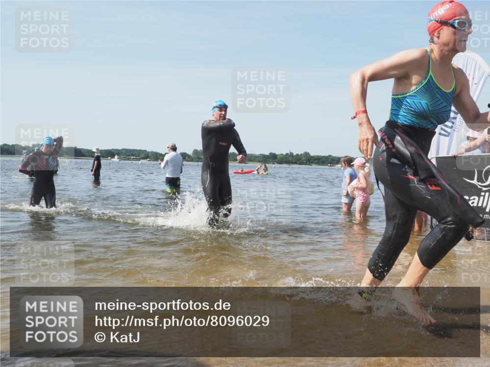 22.06.2025 - Viking Triathlon KatJ http://msf.ph/oto/8096029 22.06.2025 10:30:56 Schwimmen 45, 162, 237, 347, 352, 444, 510, 549, 630 meine-sportfotos.de