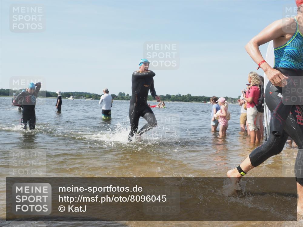 22.06.2025 - Viking Triathlon KatJ http://msf.ph/oto/8096045 22.06.2025 10:30:56 Schwimmen 45, 162, 237, 347, 352, 444, 510, 549, 630 meine-sportfotos.de