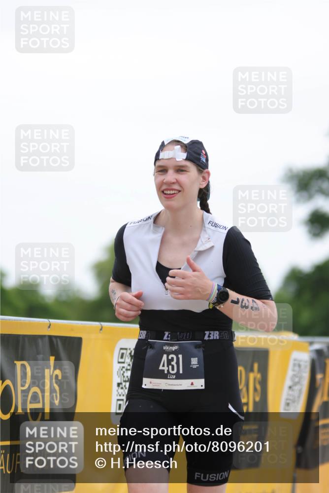 22.06.2025 - Viking Triathlon H.Heesch http://msf.ph/oto/8096201 22.06.2025 16:11:43 Laufen 431 meine-sportfotos.de