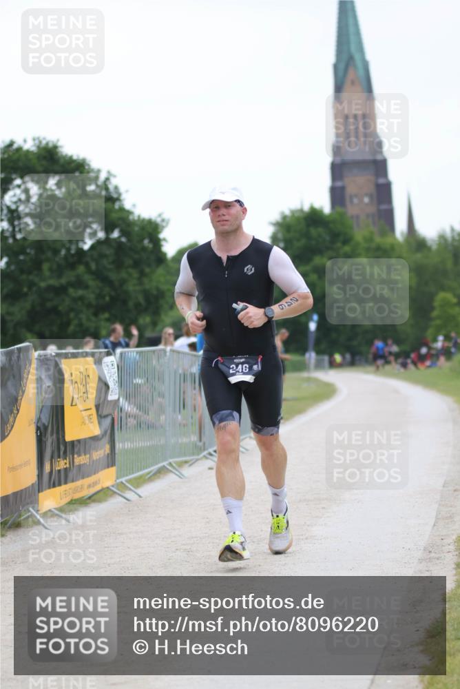 22.06.2025 - Viking Triathlon H.Heesch http://msf.ph/oto/8096220 22.06.2025 16:12:03 Laufen 246 meine-sportfotos.de