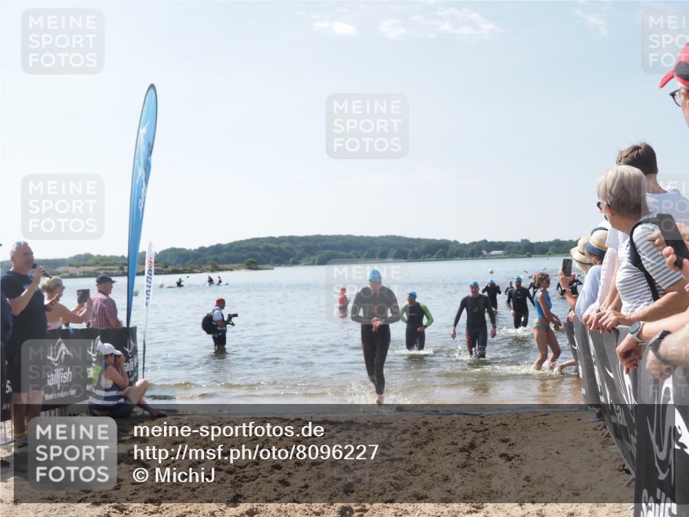 22.06.2025 - Viking Triathlon MichiJ http://msf.ph/oto/8096227 22.06.2025 10:41:28 Schwimmen 54, 94, 220, 376, 390, 505 meine-sportfotos.de