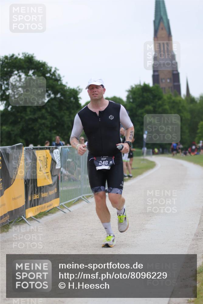22.06.2025 - Viking Triathlon H.Heesch http://msf.ph/oto/8096229 22.06.2025 16:12:04 Laufen 246 meine-sportfotos.de