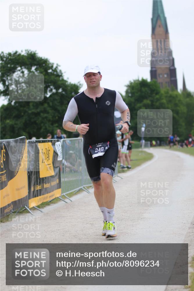 22.06.2025 - Viking Triathlon H.Heesch http://msf.ph/oto/8096234 22.06.2025 16:12:04 Laufen 246 meine-sportfotos.de