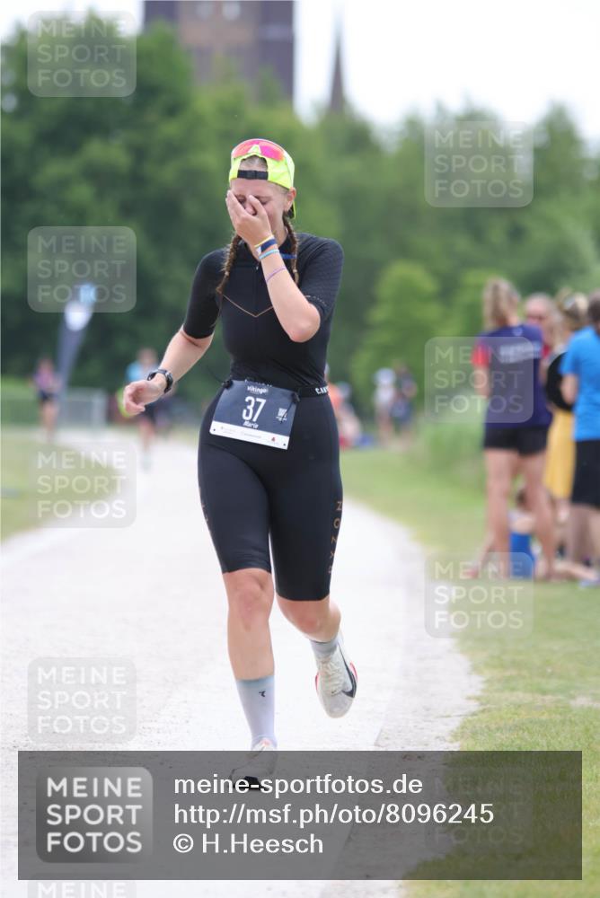 22.06.2025 - Viking Triathlon H.Heesch http://msf.ph/oto/8096245 22.06.2025 16:12:55 Laufen 37 meine-sportfotos.de