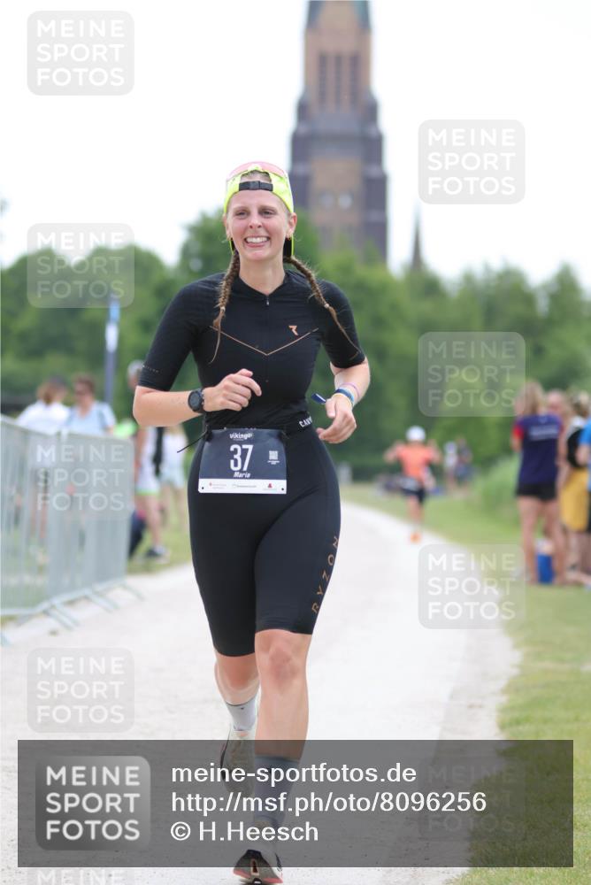 22.06.2025 - Viking Triathlon H.Heesch http://msf.ph/oto/8096256 22.06.2025 16:12:57 Laufen 37 meine-sportfotos.de