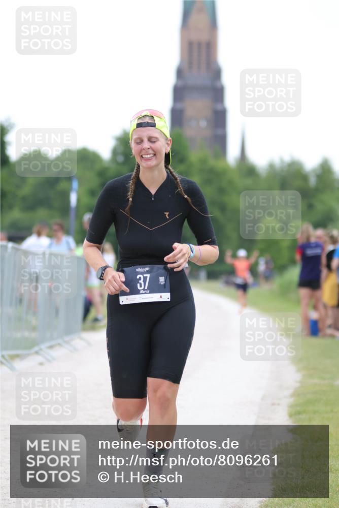 22.06.2025 - Viking Triathlon H.Heesch http://msf.ph/oto/8096261 22.06.2025 16:12:57 Laufen 37 meine-sportfotos.de