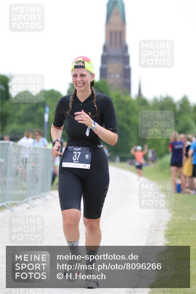 22.06.2025 - Viking Triathlon H.Heesch http://msf.ph/oto/8096266 22.06.2025 16:12:57 Laufen 37 meine-sportfotos.de