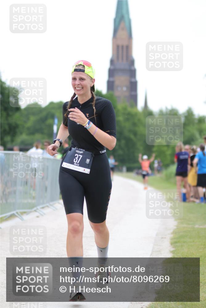 22.06.2025 - Viking Triathlon H.Heesch http://msf.ph/oto/8096269 22.06.2025 16:12:58 Laufen 37 meine-sportfotos.de