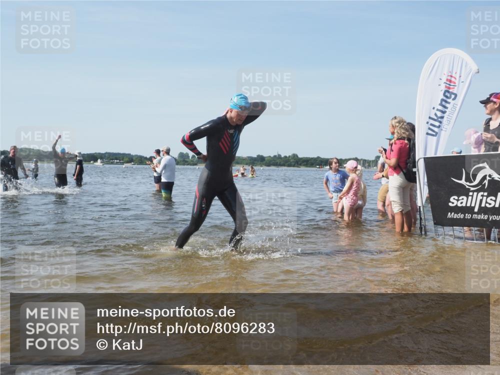 22.06.2025 - Viking Triathlon KatJ http://msf.ph/oto/8096283 22.06.2025 10:31:00 Schwimmen 45, 162, 237, 330, 347, 352, 444, 510, 549 meine-sportfotos.de