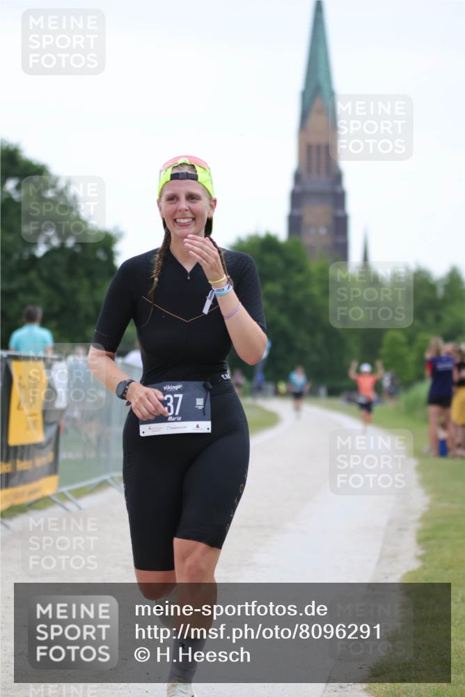 22.06.2025 - Viking Triathlon H.Heesch http://msf.ph/oto/8096291 22.06.2025 16:12:58 Laufen 37 meine-sportfotos.de