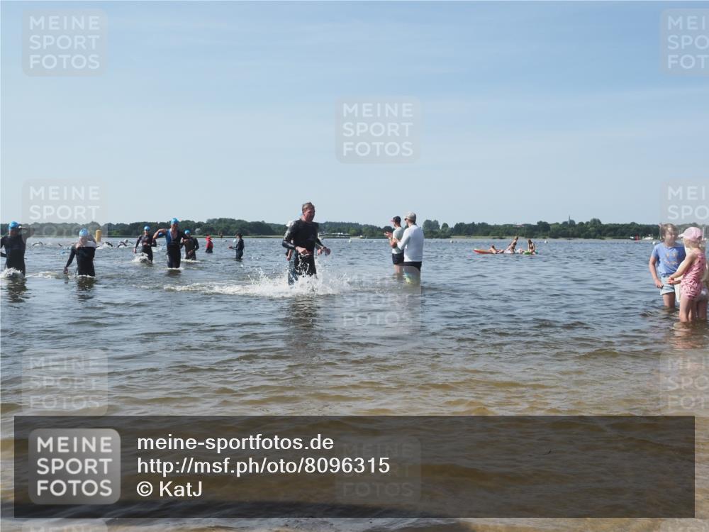 22.06.2025 - Viking Triathlon KatJ http://msf.ph/oto/8096315 22.06.2025 10:31:02 Schwimmen 45, 162, 216, 237, 330, 347, 352, 510, 549 meine-sportfotos.de