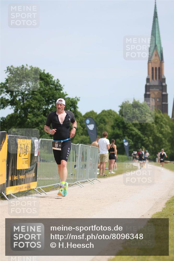 22.06.2025 - Viking Triathlon H.Heesch http://msf.ph/oto/8096348 22.06.2025 13:10:34 Laufen 98 meine-sportfotos.de