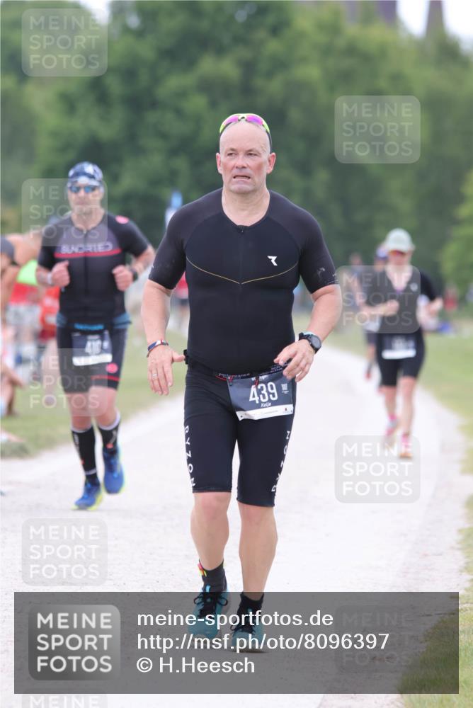 22.06.2025 - Viking Triathlon H.Heesch http://msf.ph/oto/8096397 22.06.2025 15:31:25 Laufen 410, 439 meine-sportfotos.de