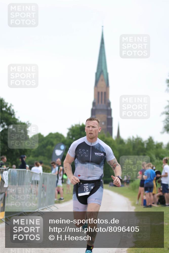 22.06.2025 - Viking Triathlon H.Heesch http://msf.ph/oto/8096405 22.06.2025 16:13:28 Laufen 76 meine-sportfotos.de
