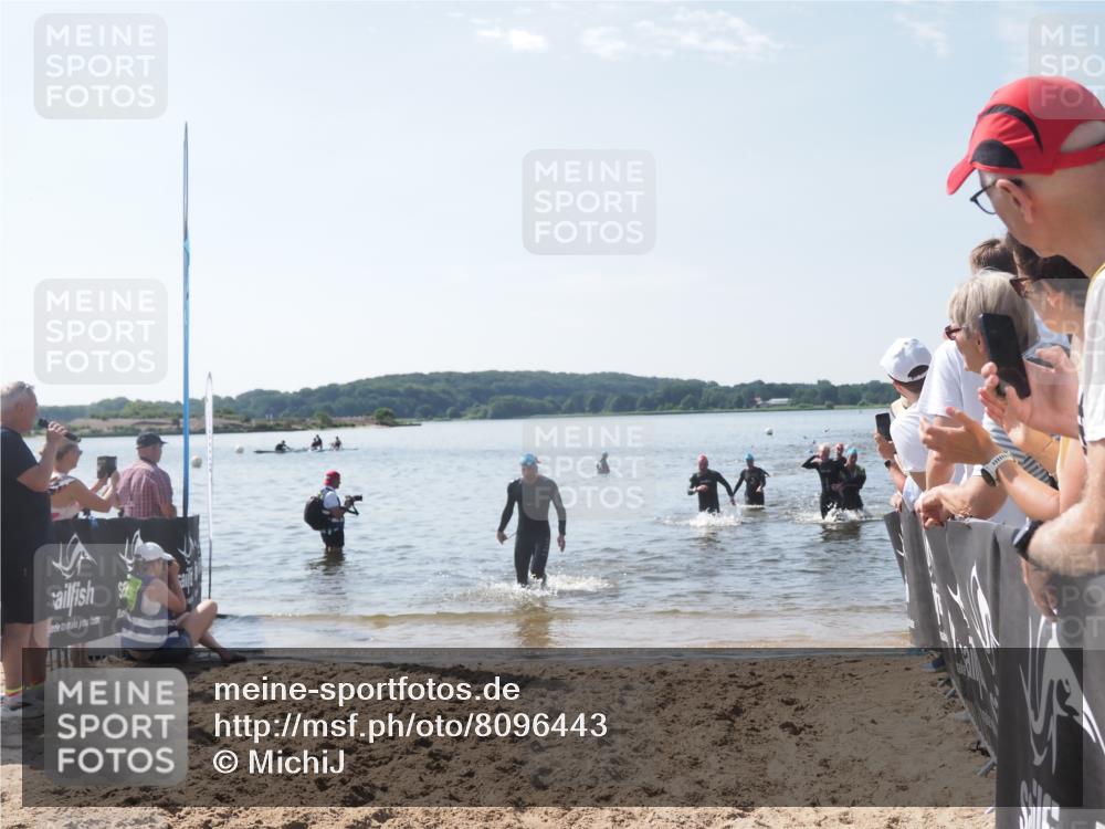 22.06.2025 - Viking Triathlon MichiJ http://msf.ph/oto/8096443 22.06.2025 10:41:39 Schwimmen 58, 142, 194, 220, 505, 625, 629 meine-sportfotos.de