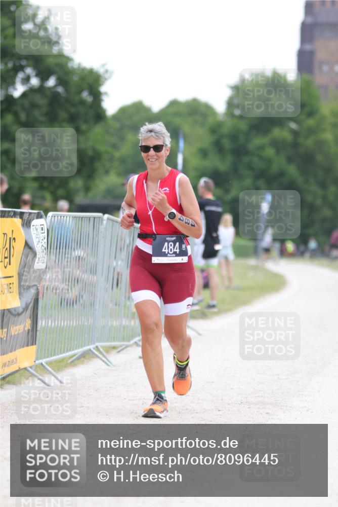 22.06.2025 - Viking Triathlon H.Heesch http://msf.ph/oto/8096445 22.06.2025 16:14:11 Laufen 484 meine-sportfotos.de