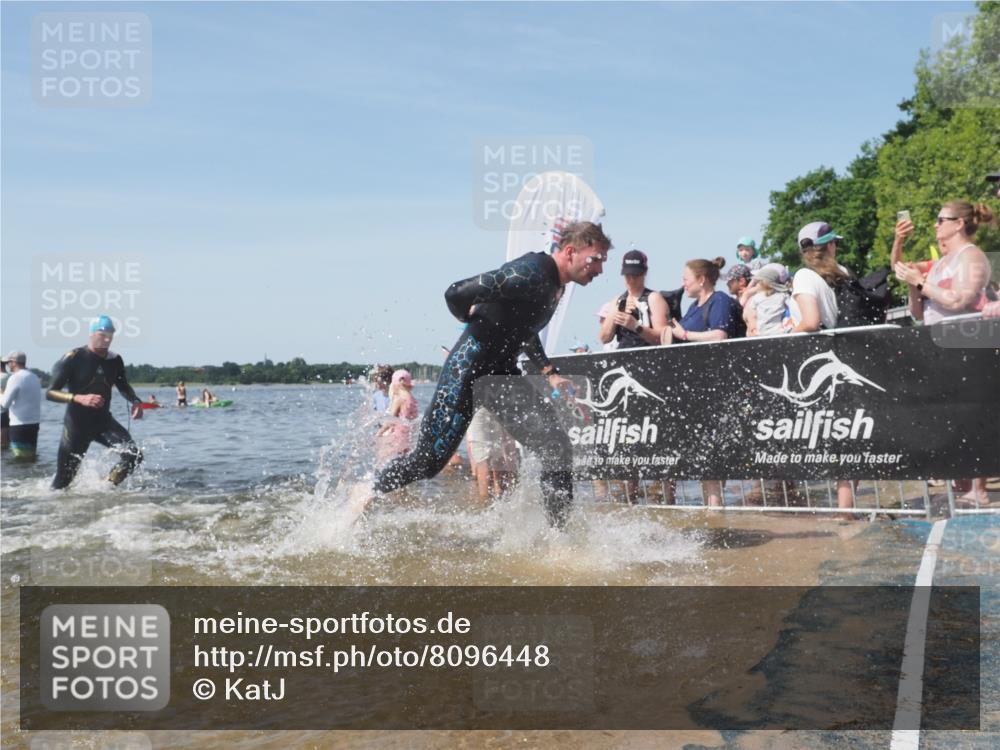 22.06.2025 - Viking Triathlon KatJ http://msf.ph/oto/8096448 22.06.2025 10:31:05 Schwimmen 45, 216, 237, 330, 347, 352, 510, 549 meine-sportfotos.de