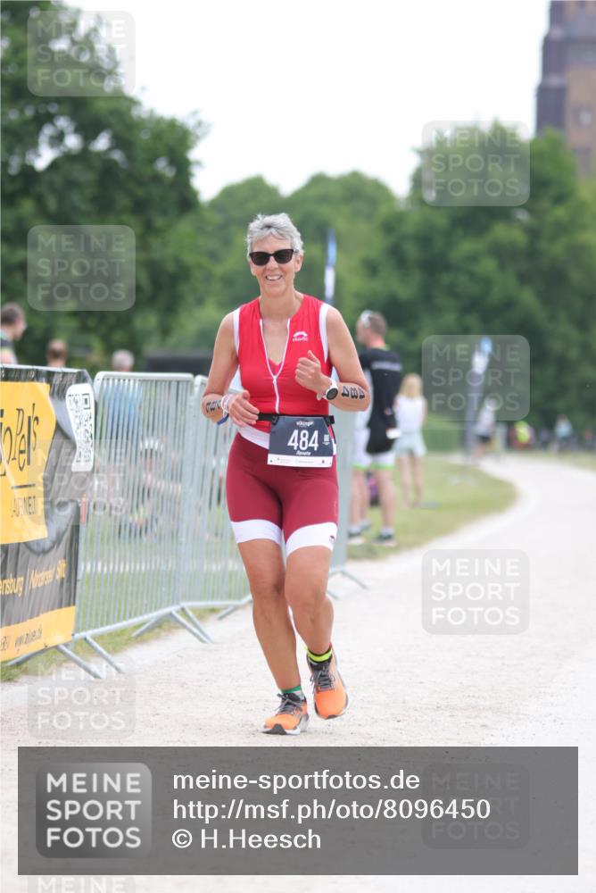22.06.2025 - Viking Triathlon H.Heesch http://msf.ph/oto/8096450 22.06.2025 16:14:11 Laufen 484 meine-sportfotos.de