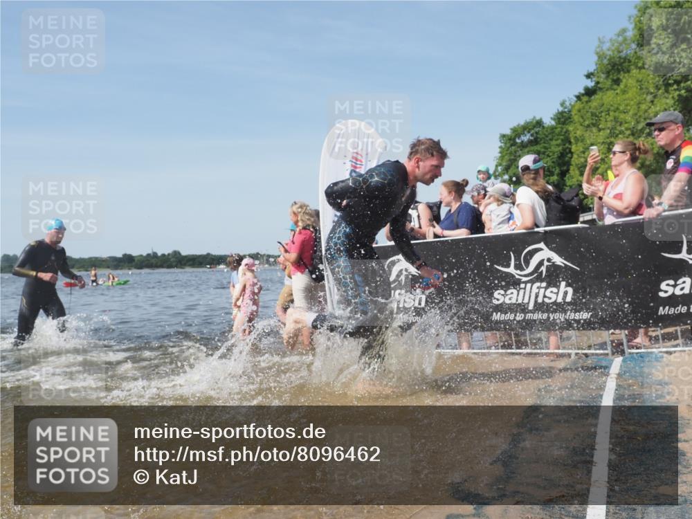 22.06.2025 - Viking Triathlon KatJ http://msf.ph/oto/8096462 22.06.2025 10:31:05 Schwimmen 45, 216, 237, 330, 347, 352, 510, 549 meine-sportfotos.de