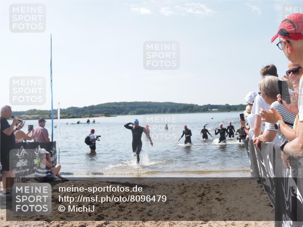 22.06.2025 - Viking Triathlon MichiJ http://msf.ph/oto/8096479 22.06.2025 10:41:40 Schwimmen 58, 142, 194, 220, 505, 625, 629 meine-sportfotos.de