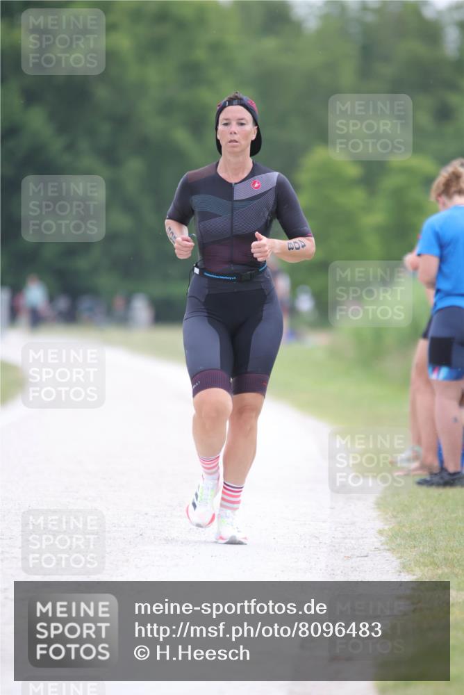 22.06.2025 - Viking Triathlon H.Heesch http://msf.ph/oto/8096483 22.06.2025 16:14:27 Laufen 408 meine-sportfotos.de