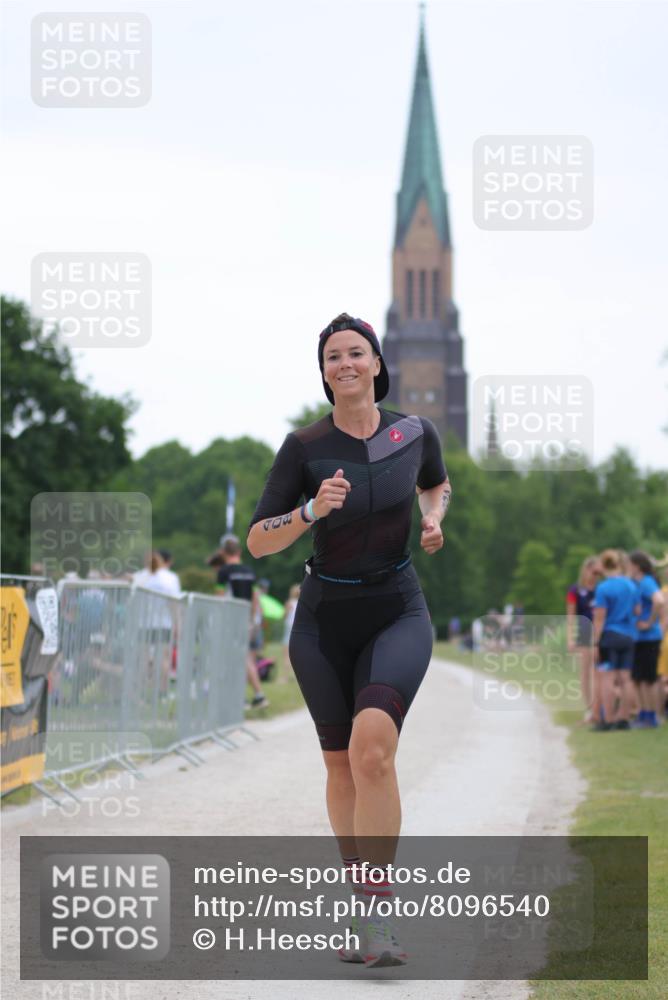 22.06.2025 - Viking Triathlon H.Heesch http://msf.ph/oto/8096540 22.06.2025 16:14:32 Laufen 408 meine-sportfotos.de