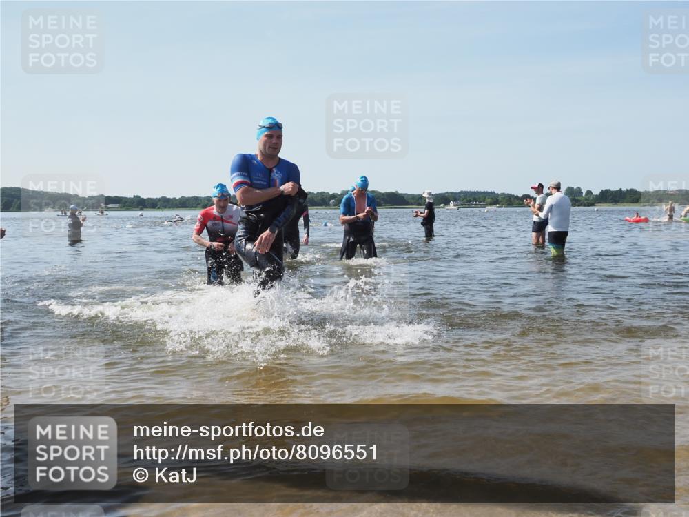 22.06.2025 - Viking Triathlon KatJ http://msf.ph/oto/8096551 22.06.2025 10:31:09 Schwimmen 216, 237, 330, 347, 352, 510, 549 meine-sportfotos.de