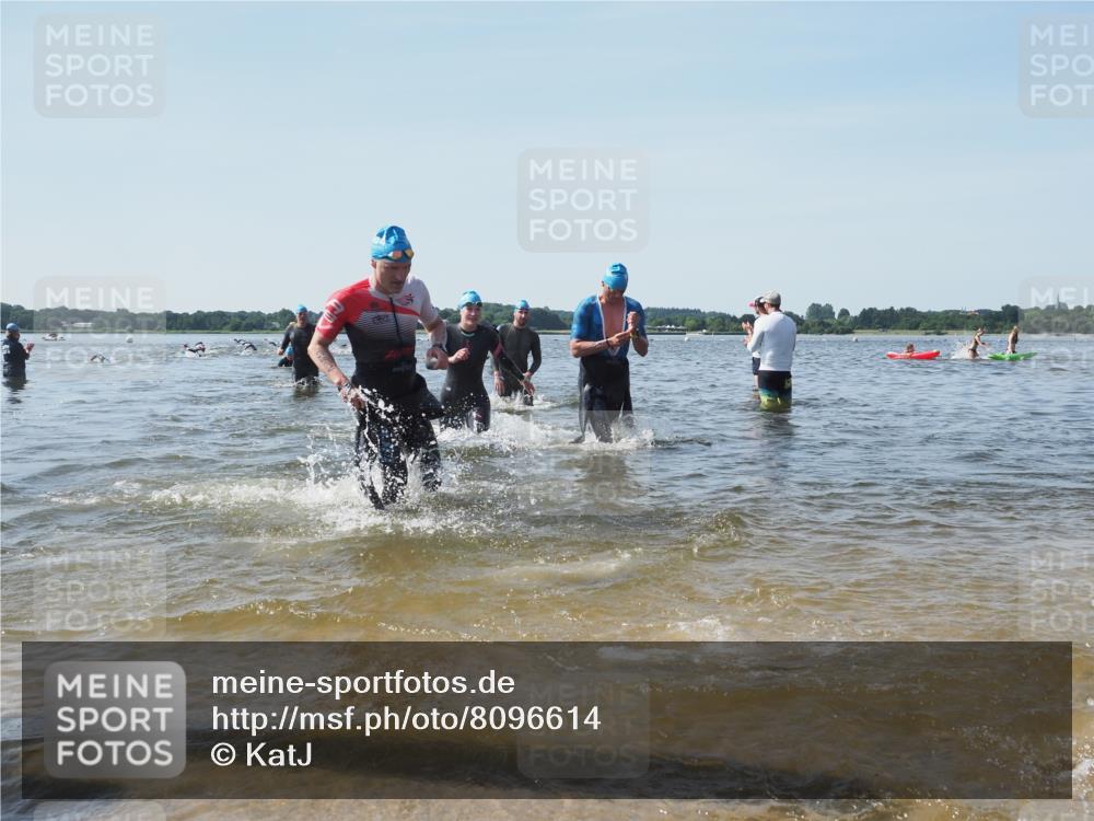 22.06.2025 - Viking Triathlon KatJ http://msf.ph/oto/8096614 22.06.2025 10:31:11 Schwimmen 216, 236, 237, 330, 347, 352, 549 meine-sportfotos.de
