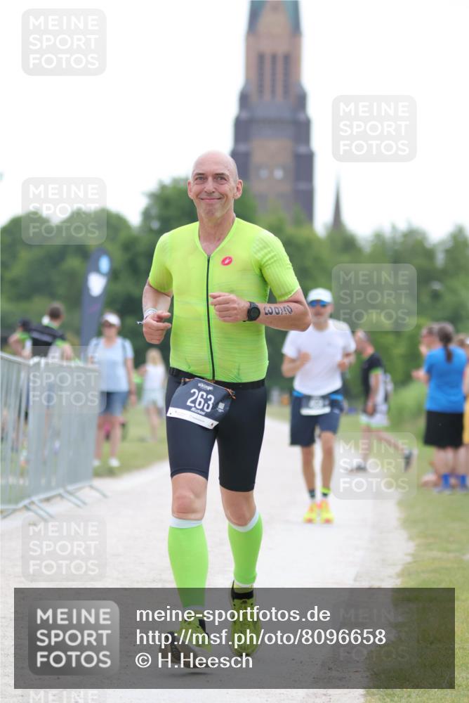 22.06.2025 - Viking Triathlon H.Heesch http://msf.ph/oto/8096658 22.06.2025 16:16:33 Laufen 263, 459 meine-sportfotos.de
