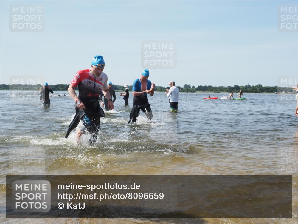 22.06.2025 - Viking Triathlon KatJ http://msf.ph/oto/8096659 22.06.2025 10:31:11 Schwimmen 216, 236, 237, 330, 347, 352, 549 meine-sportfotos.de