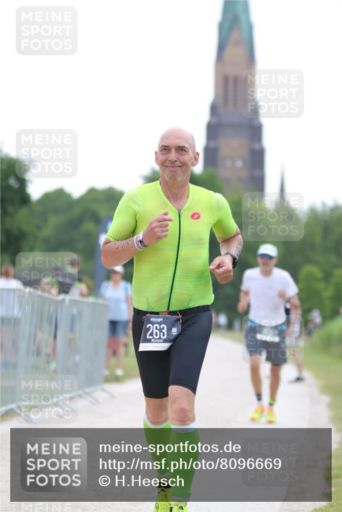 22.06.2025 - Viking Triathlon H.Heesch http://msf.ph/oto/8096669 22.06.2025 16:16:34 Laufen 263, 459 meine-sportfotos.de