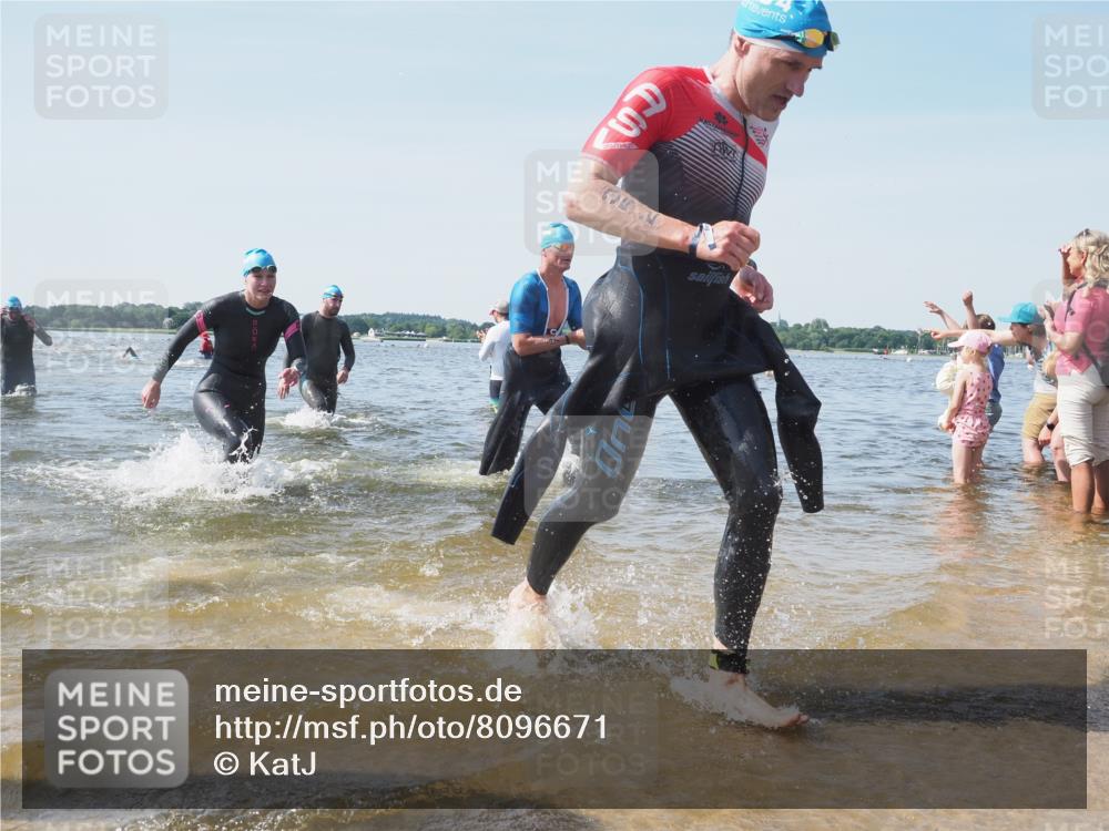 22.06.2025 - Viking Triathlon KatJ http://msf.ph/oto/8096671 22.06.2025 10:31:13 Schwimmen 216, 236, 237, 311, 330, 352, 549 meine-sportfotos.de