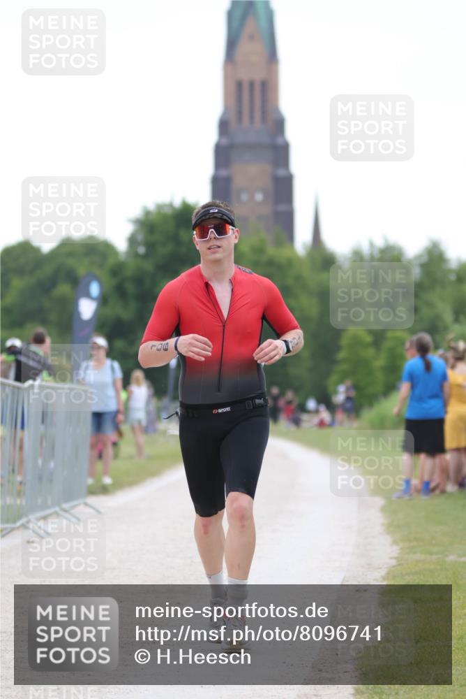 22.06.2025 - Viking Triathlon H.Heesch http://msf.ph/oto/8096741 22.06.2025 16:16:51 Laufen 106 meine-sportfotos.de