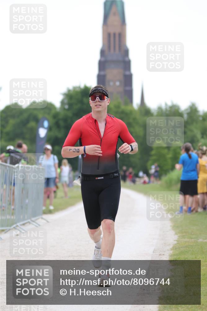 22.06.2025 - Viking Triathlon H.Heesch http://msf.ph/oto/8096744 22.06.2025 16:16:51 Laufen 106 meine-sportfotos.de