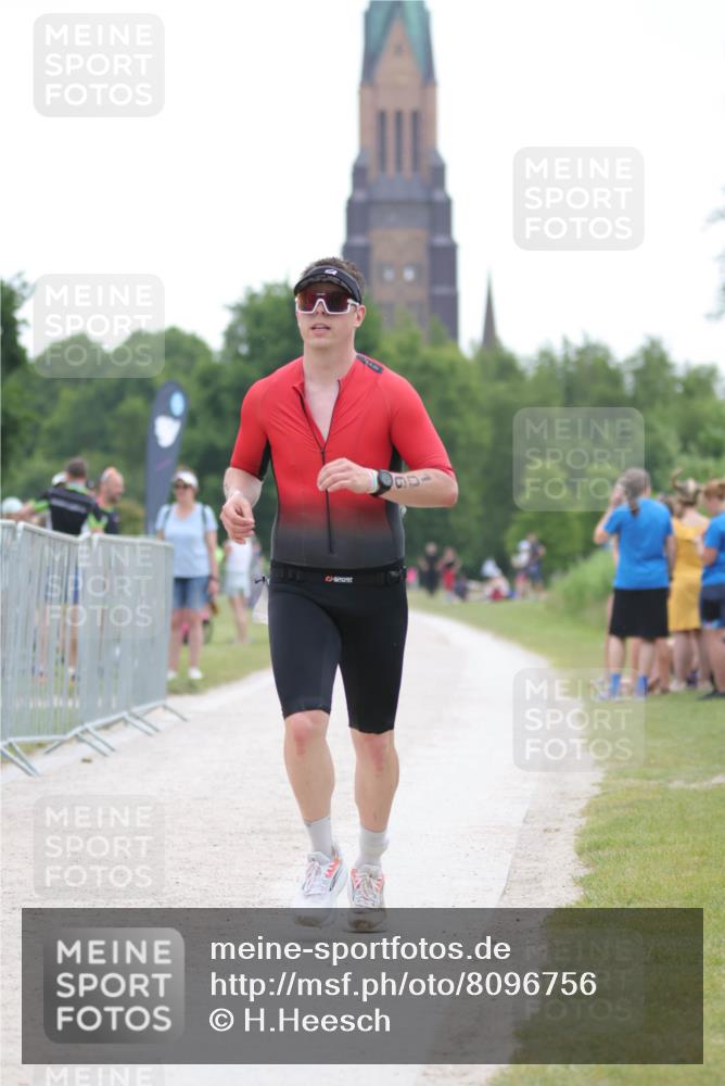 22.06.2025 - Viking Triathlon H.Heesch http://msf.ph/oto/8096756 22.06.2025 16:16:51 Laufen 106 meine-sportfotos.de