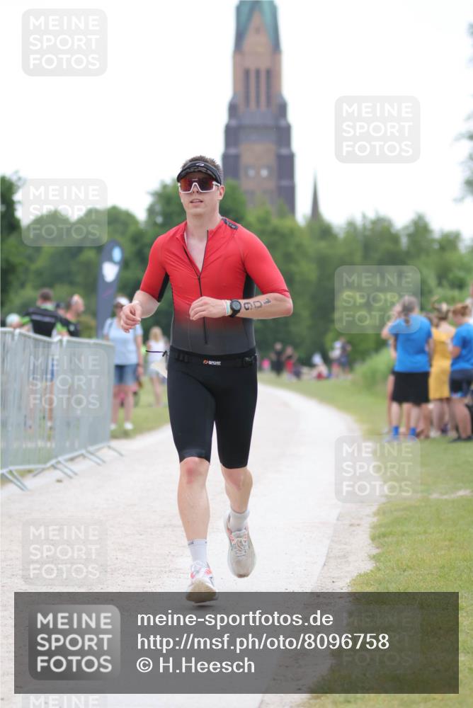 22.06.2025 - Viking Triathlon H.Heesch http://msf.ph/oto/8096758 22.06.2025 16:16:52 Laufen 106 meine-sportfotos.de