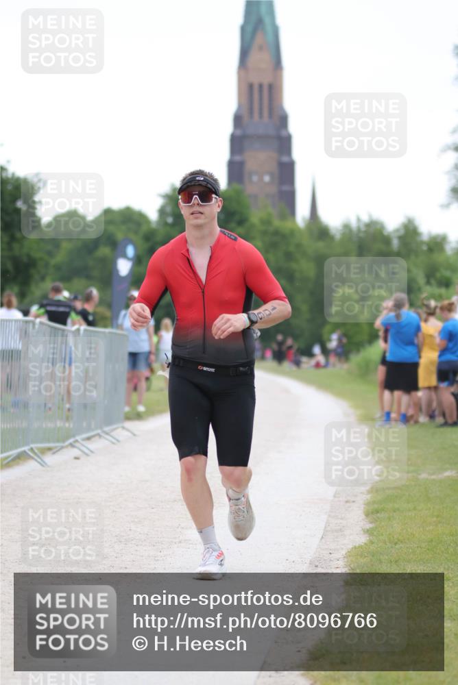 22.06.2025 - Viking Triathlon H.Heesch http://msf.ph/oto/8096766 22.06.2025 16:16:52 Laufen 106 meine-sportfotos.de