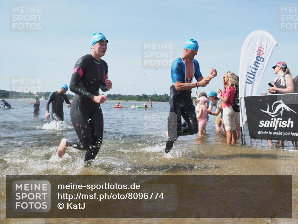 22.06.2025 - Viking Triathlon KatJ http://msf.ph/oto/8096774 22.06.2025 10:31:14 Schwimmen 216, 236, 237, 311, 330, 352, 549 meine-sportfotos.de