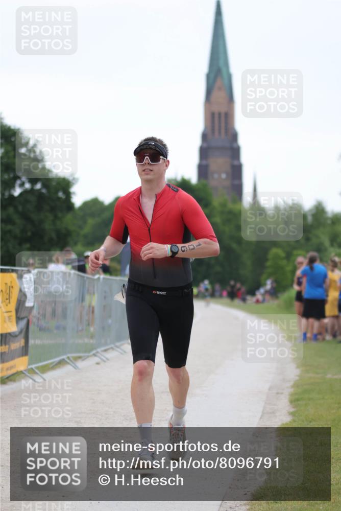 22.06.2025 - Viking Triathlon H.Heesch http://msf.ph/oto/8096791 22.06.2025 16:16:52 Laufen 106 meine-sportfotos.de