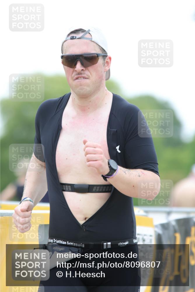 22.06.2025 - Viking Triathlon H.Heesch http://msf.ph/oto/8096807 22.06.2025 15:32:14 Laufen 297, 363, 442 meine-sportfotos.de