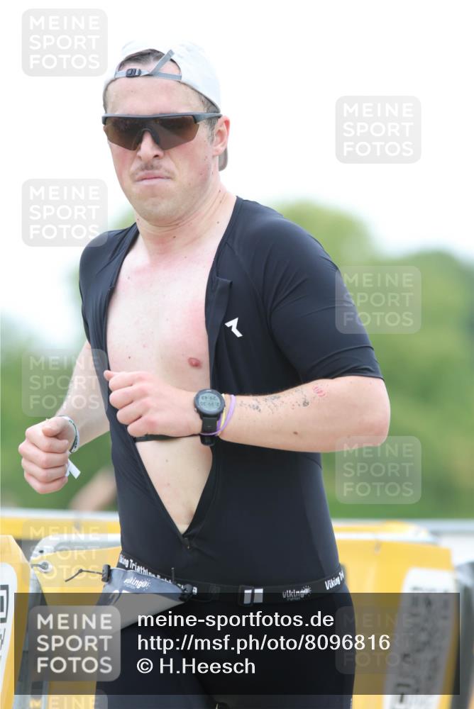 22.06.2025 - Viking Triathlon H.Heesch http://msf.ph/oto/8096816 22.06.2025 15:32:14 Laufen 297, 363, 442 meine-sportfotos.de