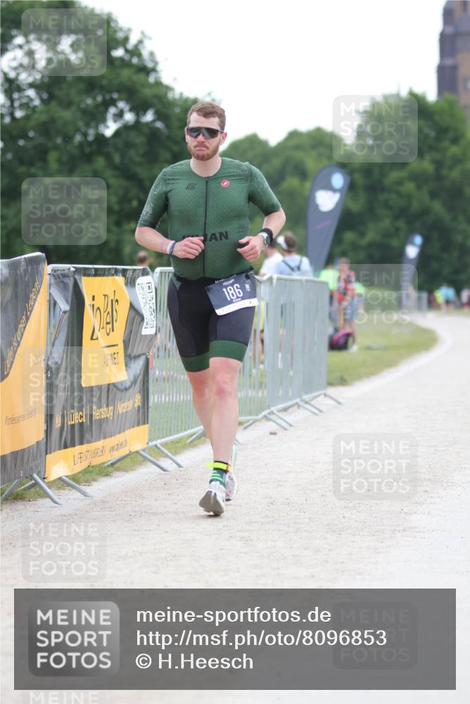 22.06.2025 - Viking Triathlon H.Heesch http://msf.ph/oto/8096853 22.06.2025 16:18:11 Laufen 186 meine-sportfotos.de