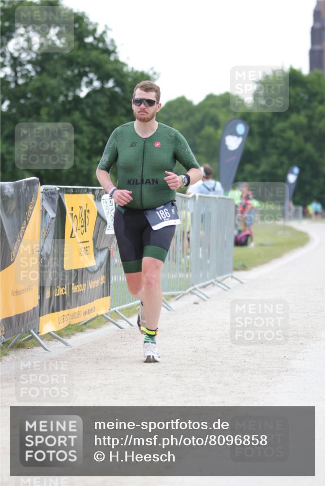 22.06.2025 - Viking Triathlon H.Heesch http://msf.ph/oto/8096858 22.06.2025 16:18:11 Laufen 186 meine-sportfotos.de