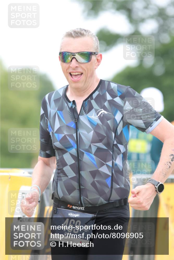 22.06.2025 - Viking Triathlon H.Heesch http://msf.ph/oto/8096905 22.06.2025 15:32:40 Laufen 469 meine-sportfotos.de