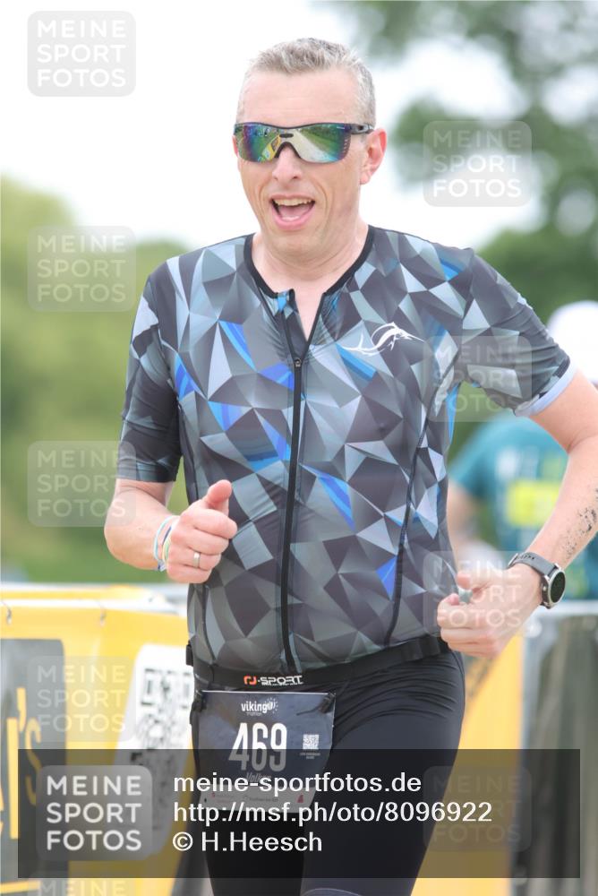 22.06.2025 - Viking Triathlon H.Heesch http://msf.ph/oto/8096922 22.06.2025 15:32:40 Laufen 469 meine-sportfotos.de