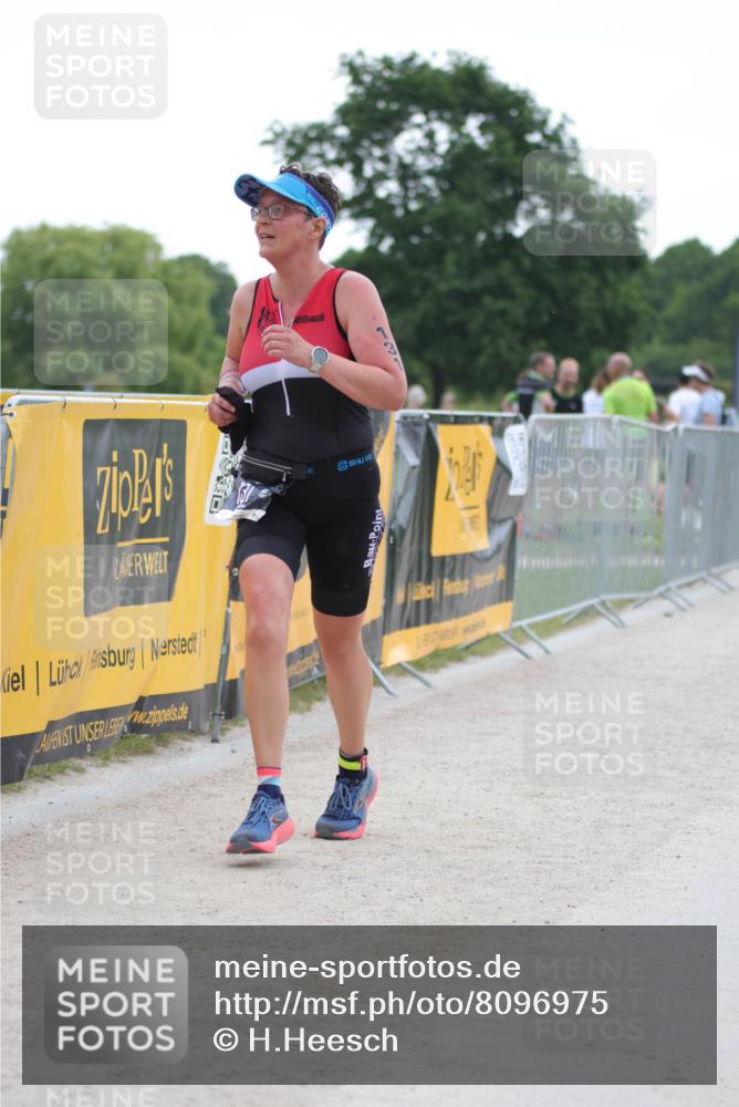 22.06.2025 - Viking Triathlon H.Heesch http://msf.ph/oto/8096975 22.06.2025 16:20:07 Laufen 74, 131 meine-sportfotos.de