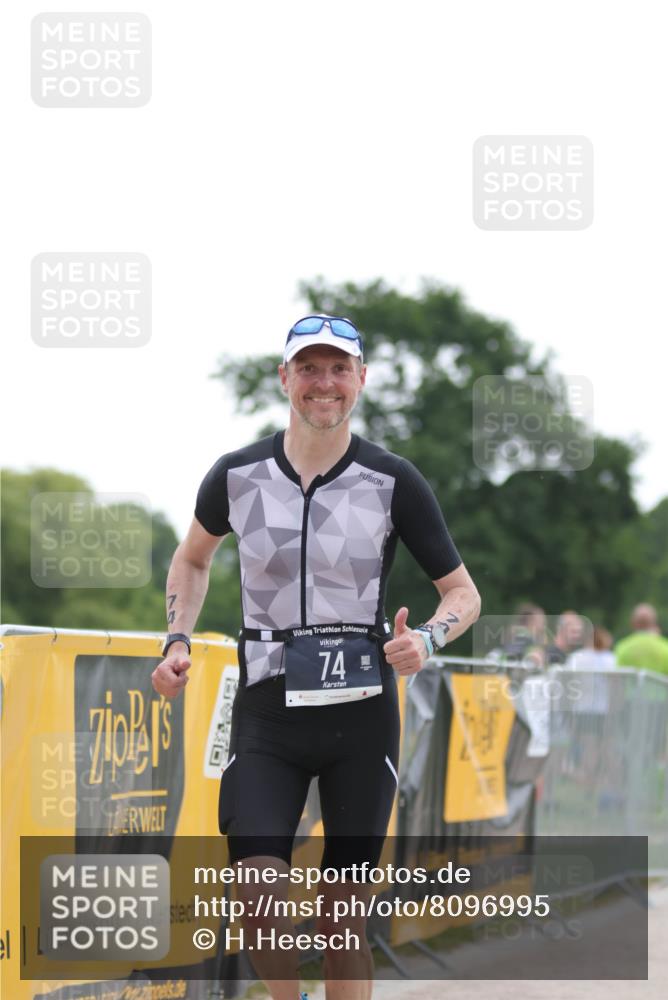 22.06.2025 - Viking Triathlon H.Heesch http://msf.ph/oto/8096995 22.06.2025 16:20:13 Laufen 74 meine-sportfotos.de