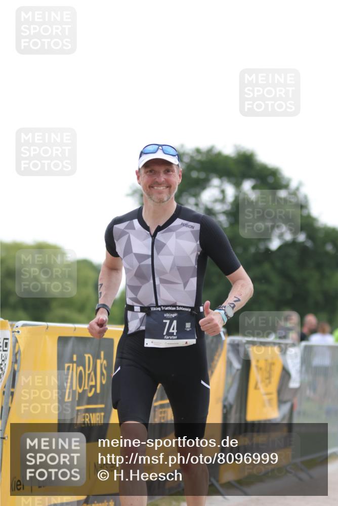 22.06.2025 - Viking Triathlon H.Heesch http://msf.ph/oto/8096999 22.06.2025 16:20:13 Laufen 74 meine-sportfotos.de