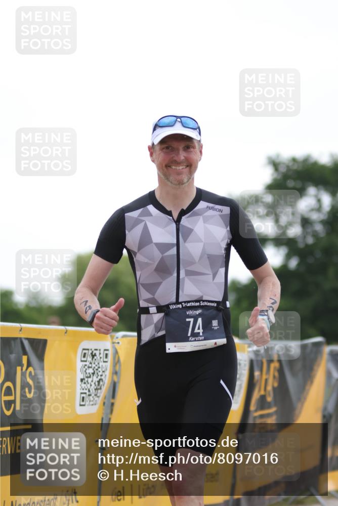 22.06.2025 - Viking Triathlon H.Heesch http://msf.ph/oto/8097016 22.06.2025 16:20:13 Laufen 74 meine-sportfotos.de